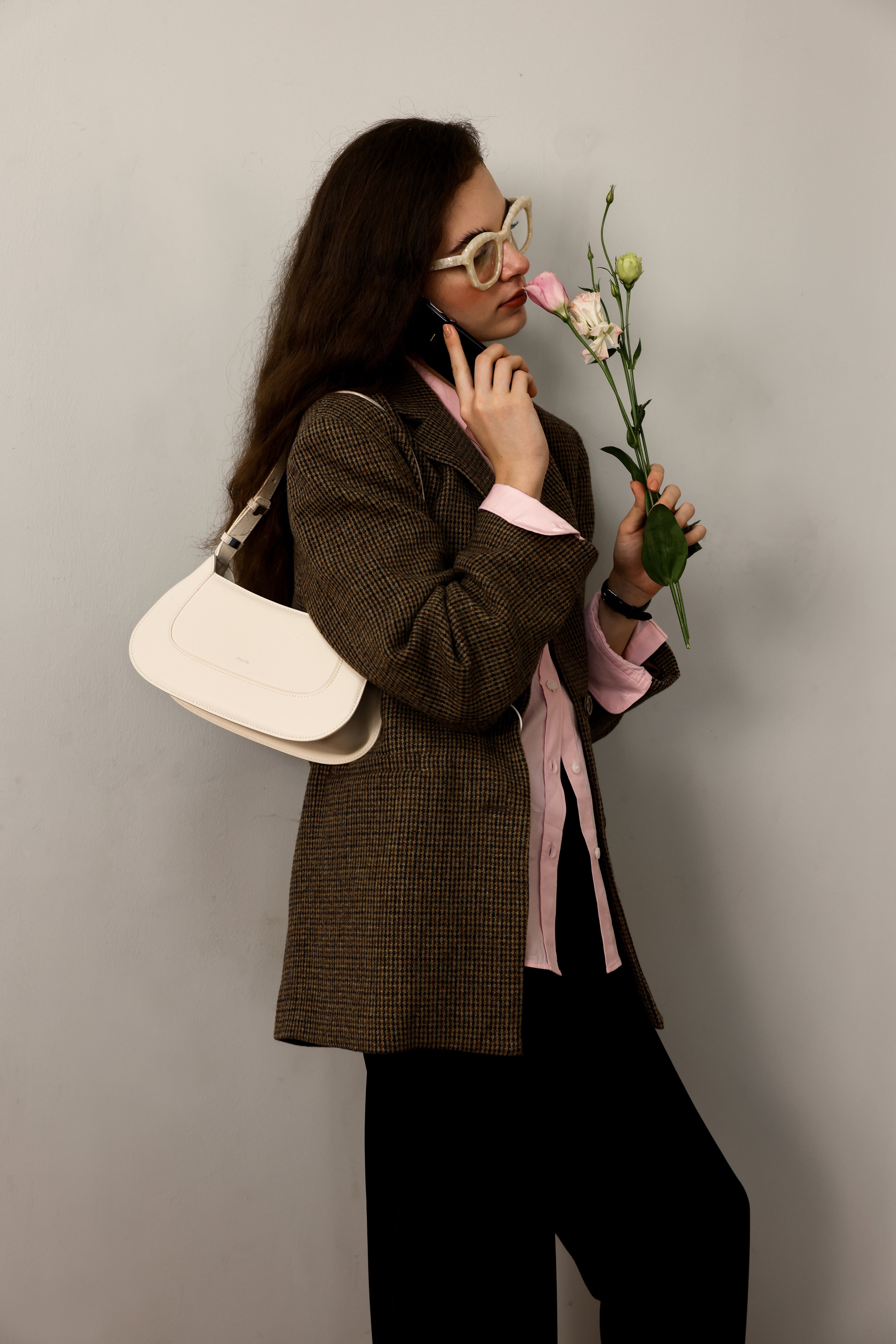 Dakota White Shoulder Baguette Bag