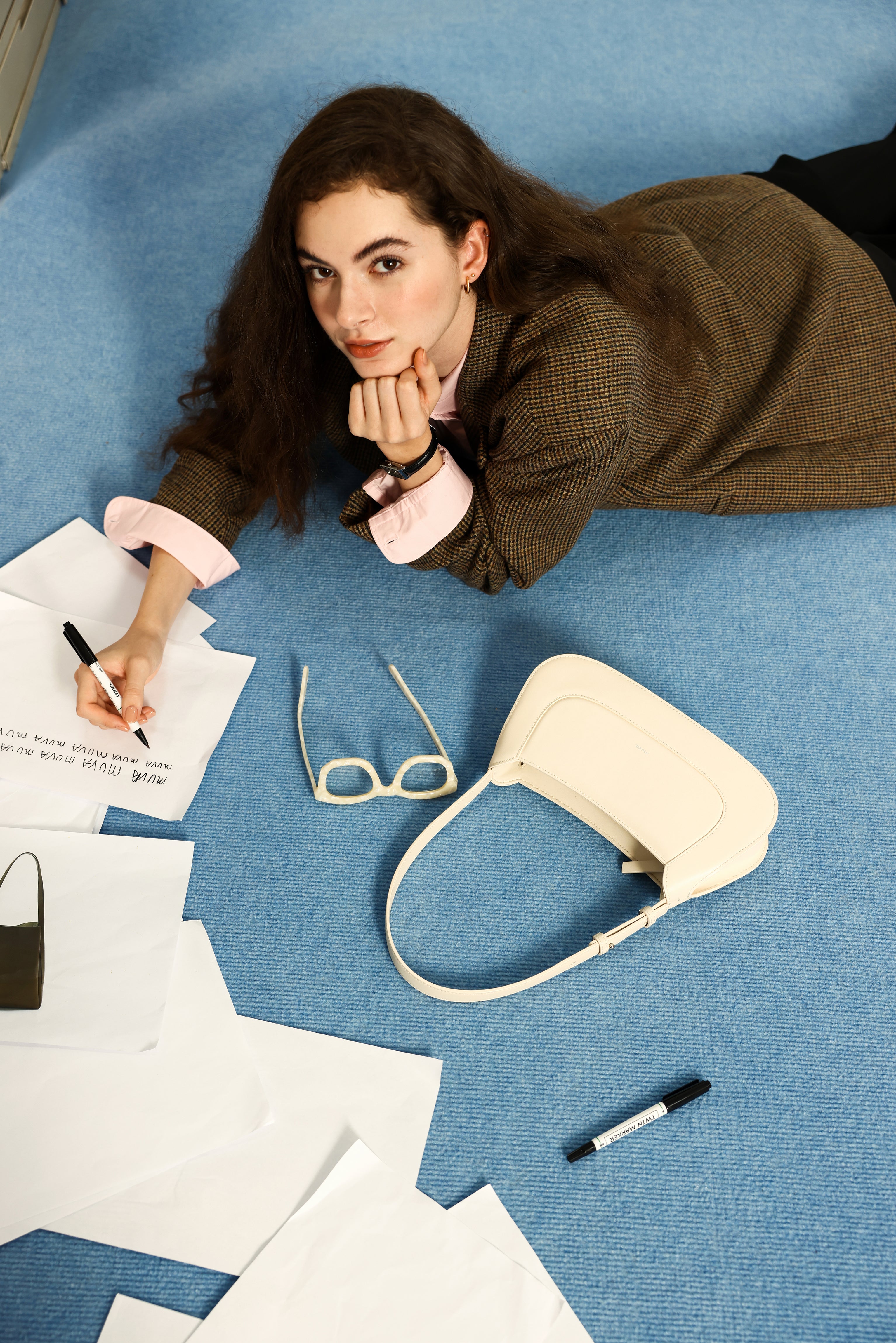 Dakota White Shoulder Baguette Bag