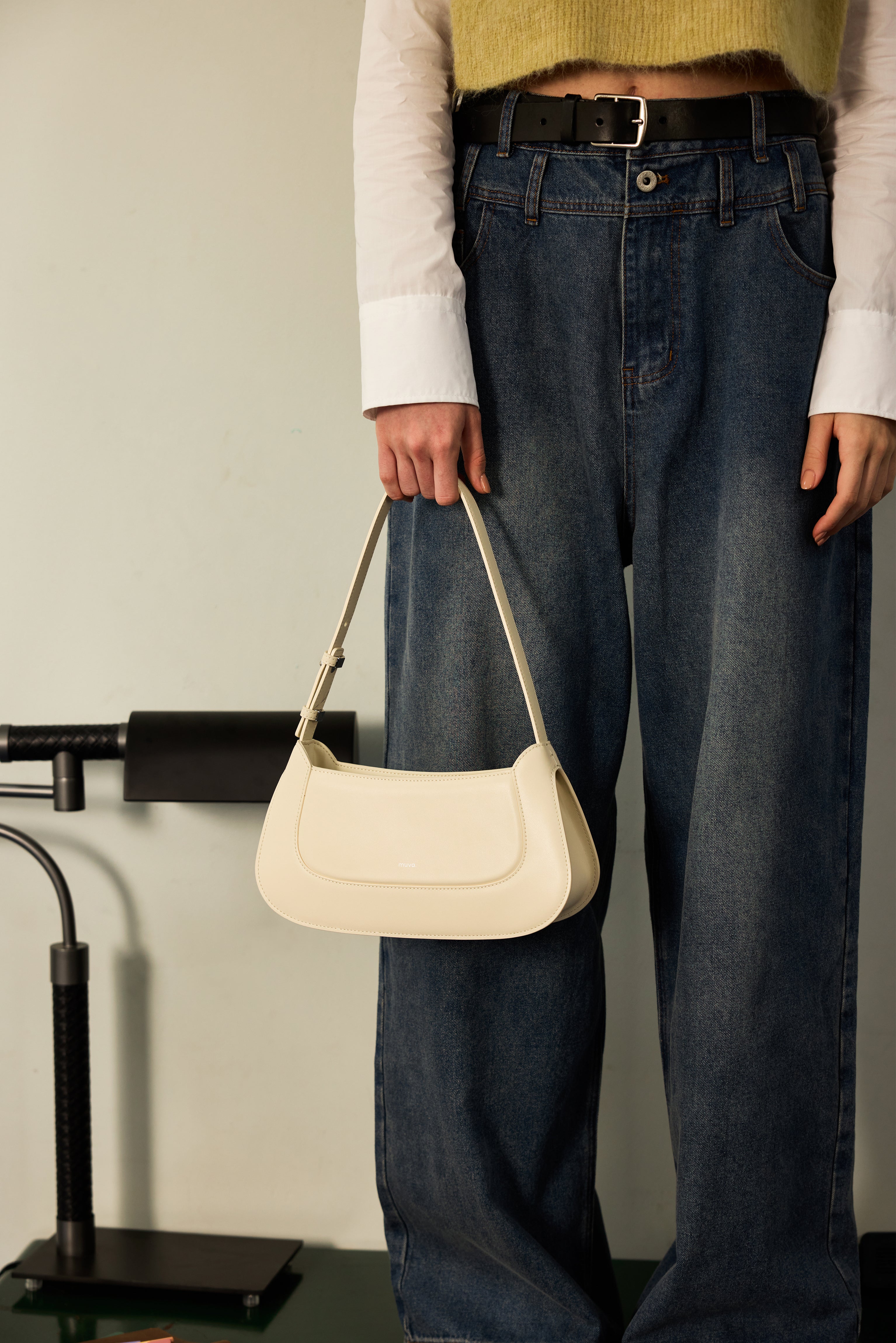 Dakota White Shoulder Baguette Bag